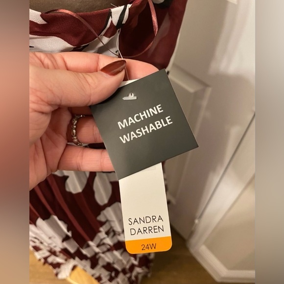 Plus Dress ❤️🤍 - Picture 7 of 8